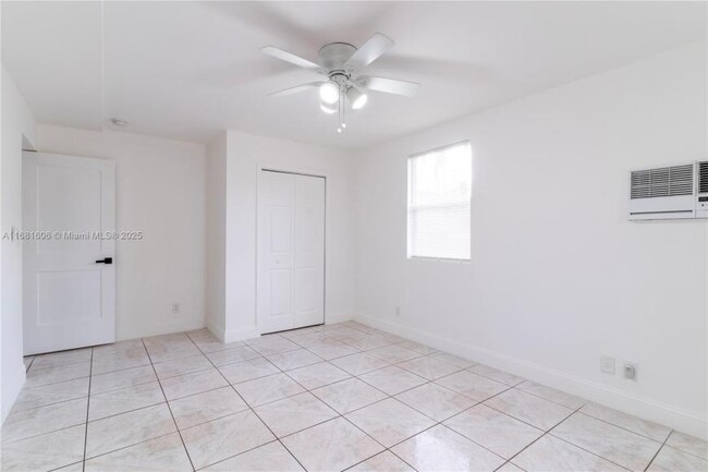 Building Photo - 2 bedroom in Hollywood FL 33021