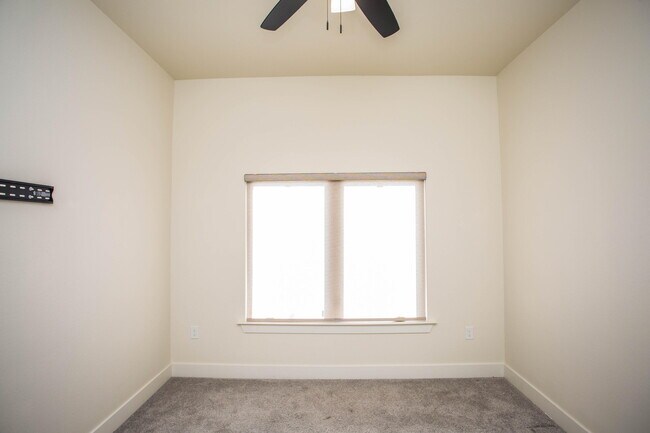 Building Photo - 12010 Troy Ave