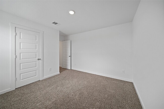 Building Photo - 3815 Pierce Pl Ln