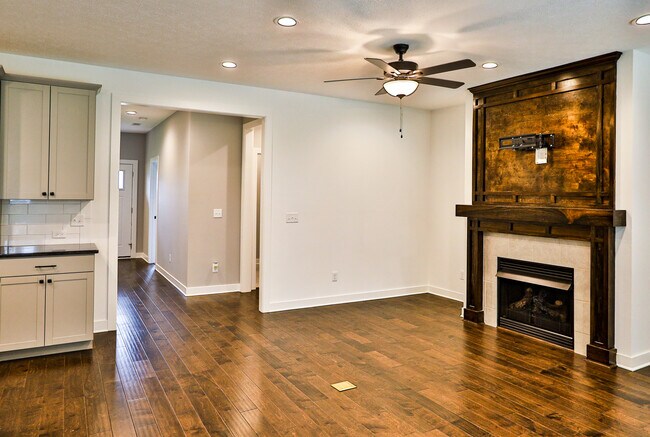 Building Photo - 1222 Warrior Ln