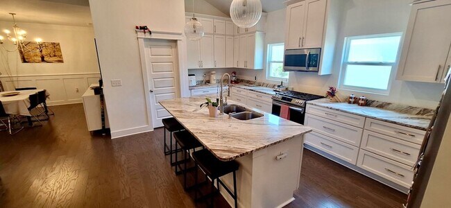 Building Photo - 130 Gulf Coast Cir