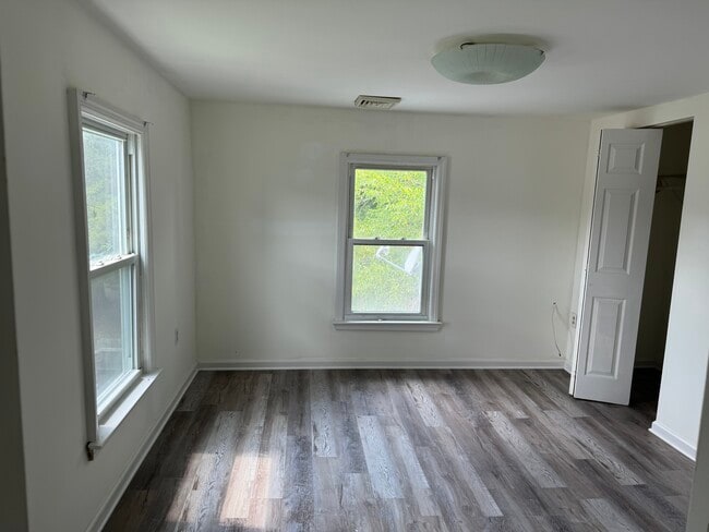 Bedroom 1 - 3811 S Main Rd