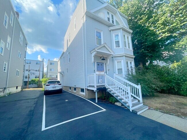 Building Photo - 14 Horace St