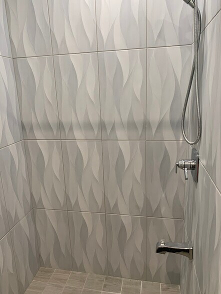 Building Photo - 220 Hiawatha Ave