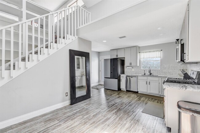 Building Photo - 19011 Sandia Pines Dr