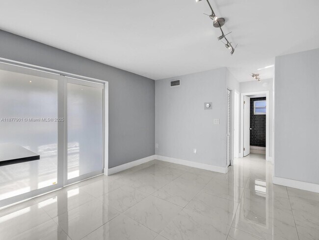 Building Photo - 525 Meridian Ave