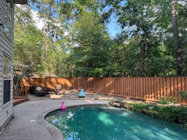 Building Photo - 3 Candle Pine Pl