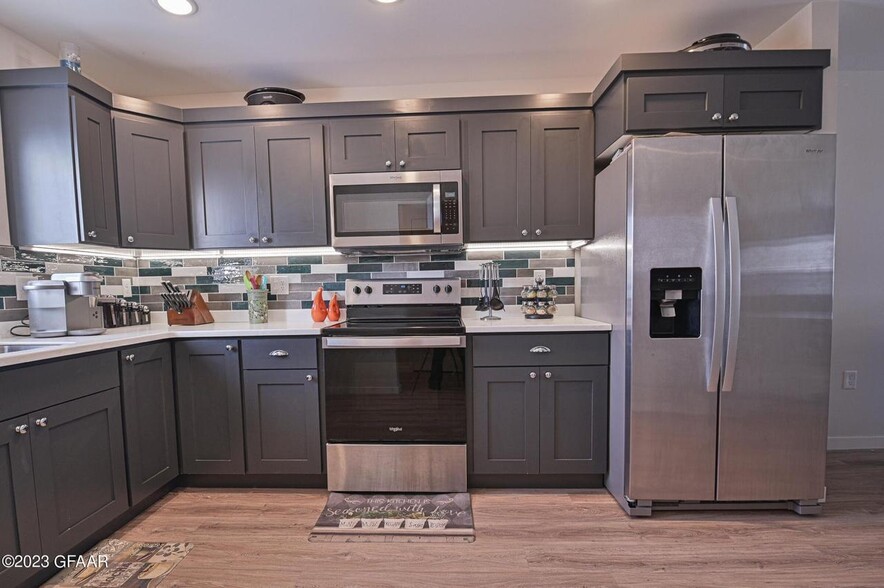 Building Photo - 809 Thames Ct