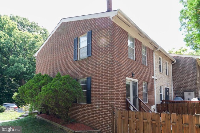 Primary Photo - 9073 Lambskin Ln