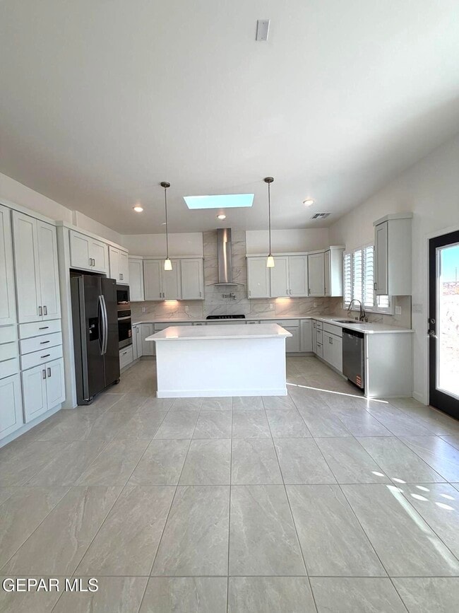 Building Photo - 13912 Garforth Ave