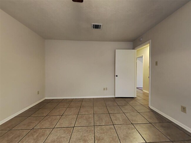 Building Photo - 603 Blue Ridge Dr