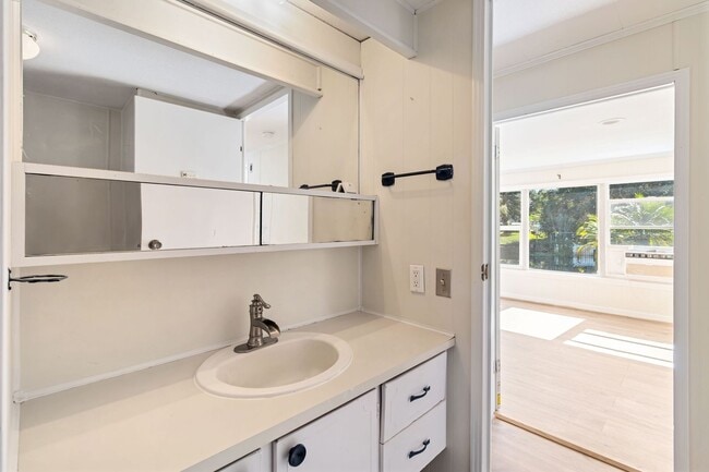 Building Photo - Charming 2BR/2BA Waterfront Home for Rent ...