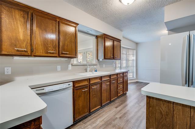 Building Photo - 1902 Green Meadow Ct