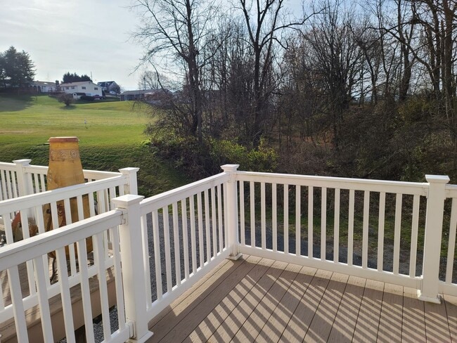 Building Photo - 3 Bedroom Townhome for Rent in Waynesboro
