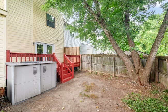 Building Photo - 1761 Skiffes Creek Cir