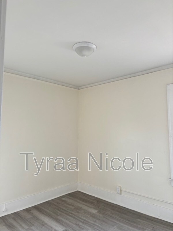 Building Photo - 2285 Cortland St