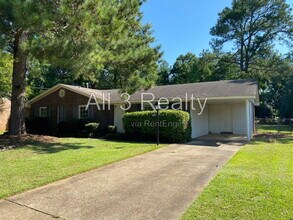 Building Photo - 306 Oakwild Dr