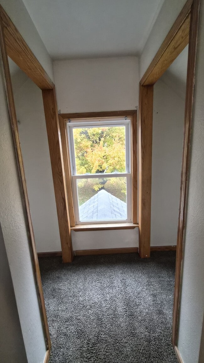 Building Photo - 855 Detroit Ave