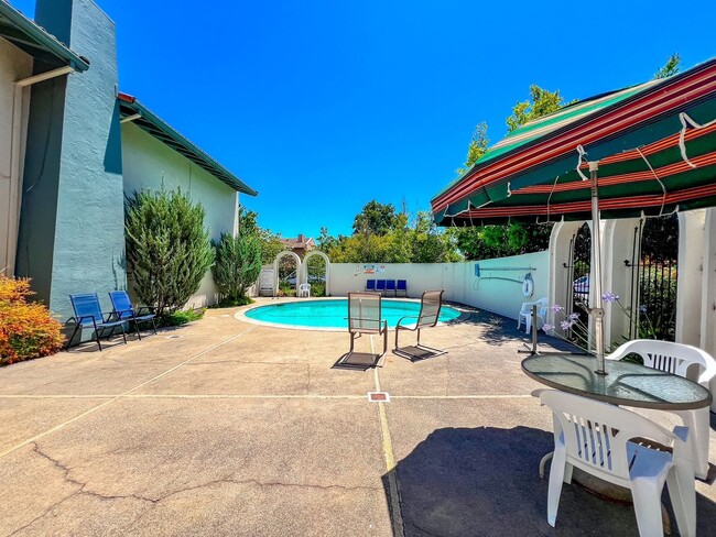 Building Photo - Two Bedroom Napa Condo