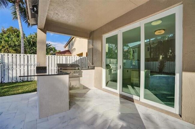 Building Photo - 852 Heritage Dr