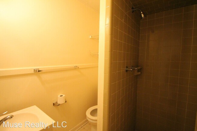 Building Photo - 1 br, 1 bath House - 556 1/2 Flint Street