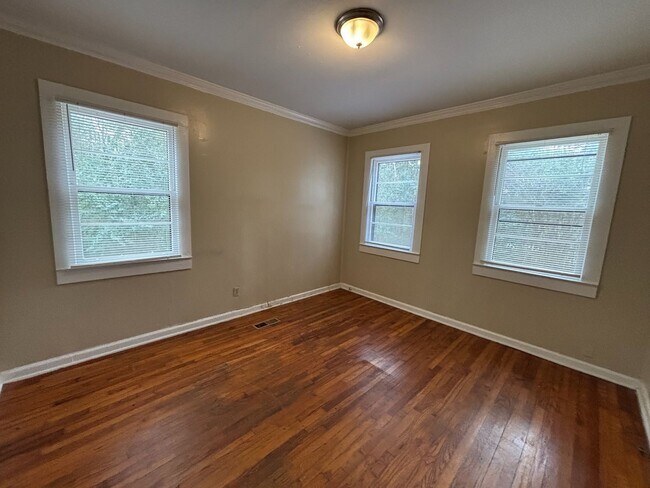 Building Photo - Located On Forrest Road!!