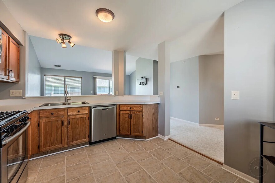 Building Photo - 1136 Cambria Ln S