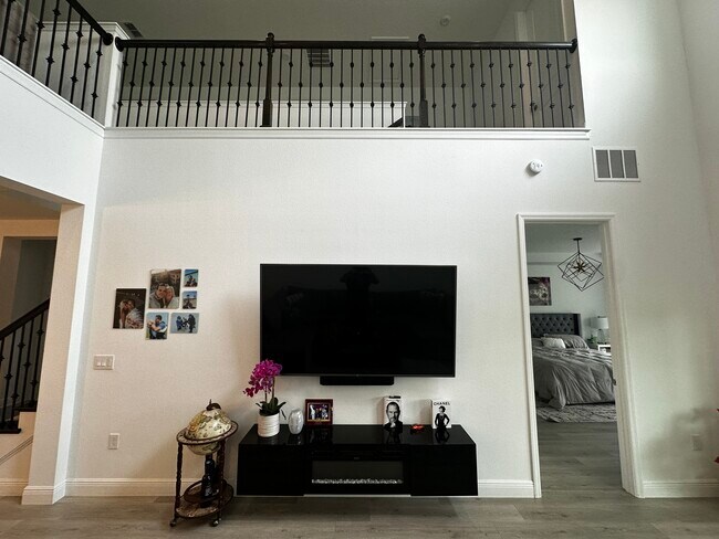 Building Photo - 1368 Blue Stem Ln