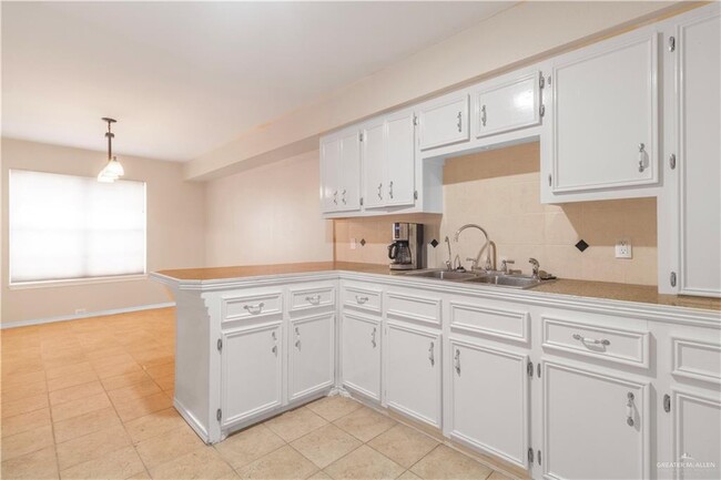 Building Photo - 3113 S Casa Linda St