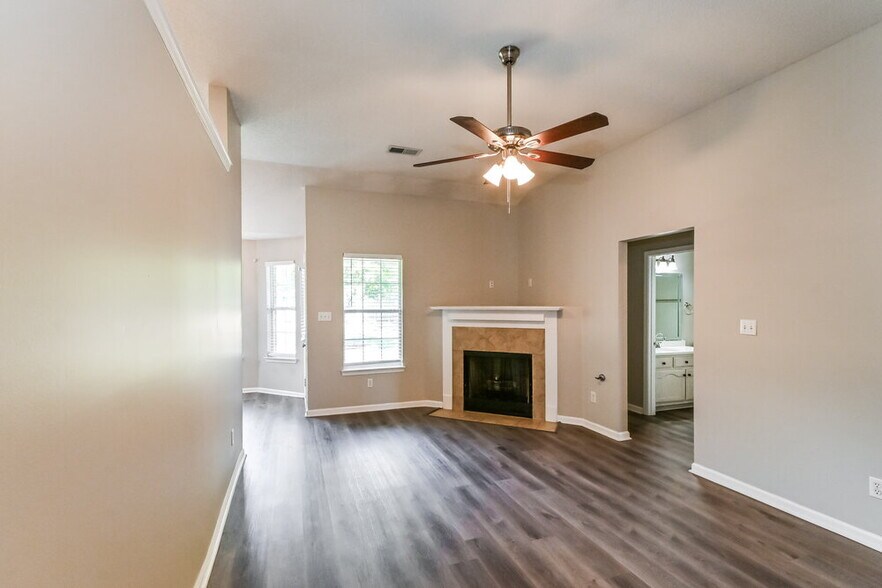 Building Photo - 3123 Conger Ct W