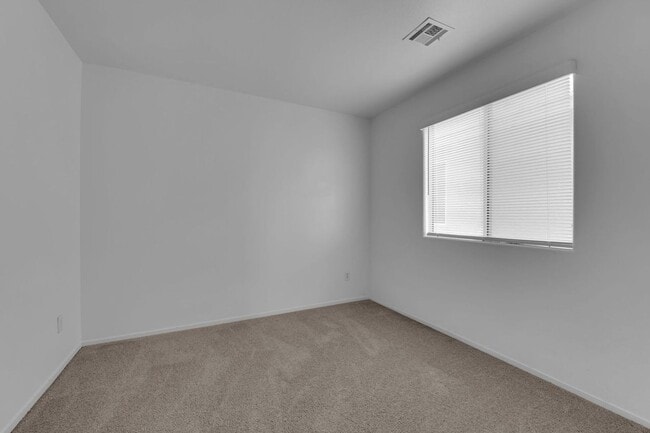 Building Photo - Freshly updated 4-bedroom move-in ready and built for comfortable everyday living.