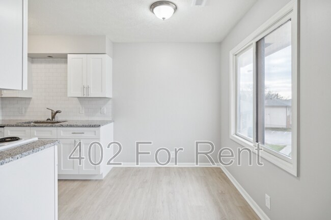 Building Photo - 8005 S 48th Ave