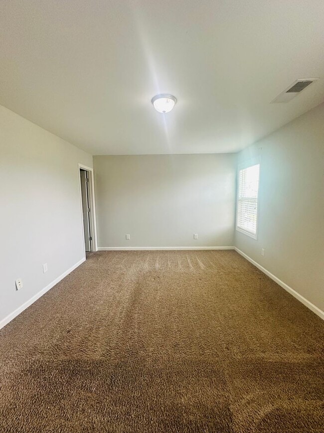 Building Photo - 107 Catskill Ln