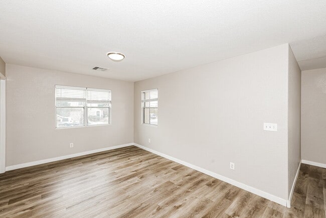 Building Photo - 724 Beechwheat Way