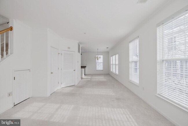 Building Photo - 5108 English Terrace