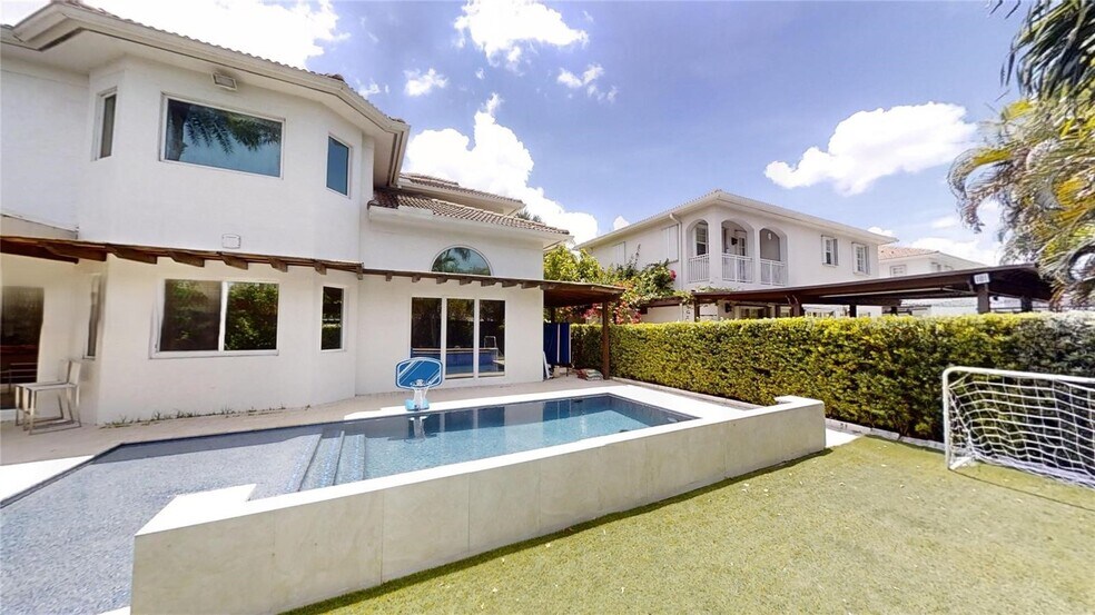 Primary Photo - 7044 NW 113th Pl