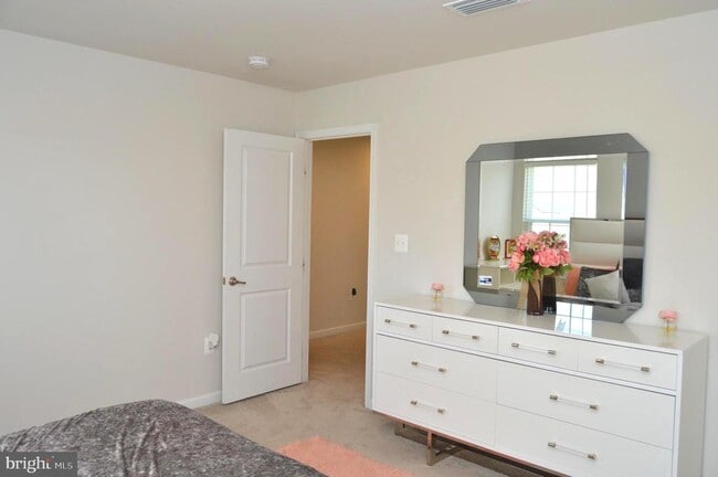 Building Photo - 5520 Ivy Hill Dr