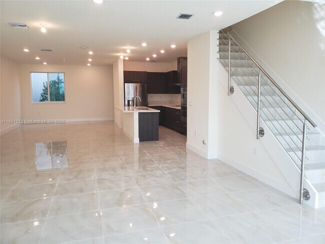 Building Photo - 10275 NW 66th St