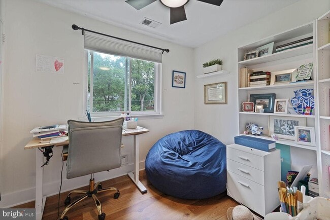 Building Photo - 3610 Terrace Dr