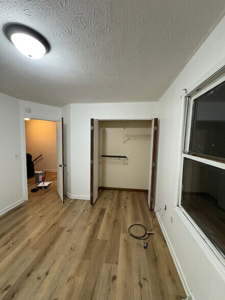 Building Photo - 304 S Keeneland Dr