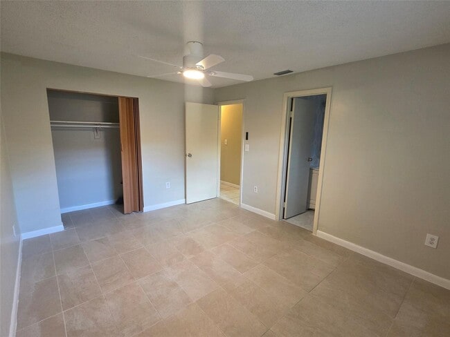 Building Photo - 309 NE 169th St