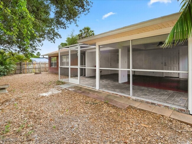 Primary Photo - 1320 Barbizon Ln