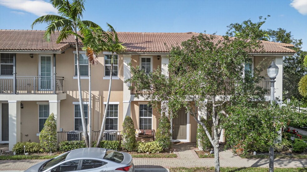 Building Photo - 14615 SW 14th St