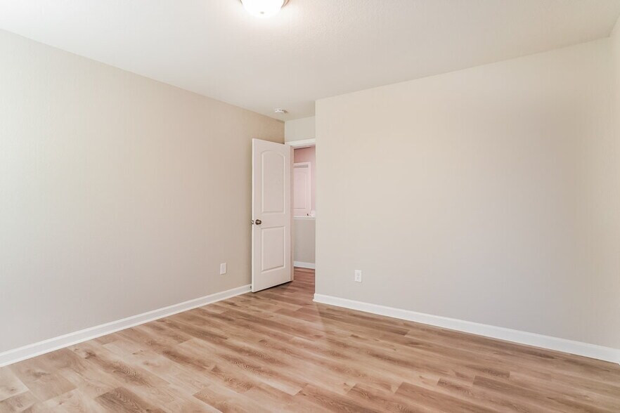 Building Photo - 301 Rustling Way