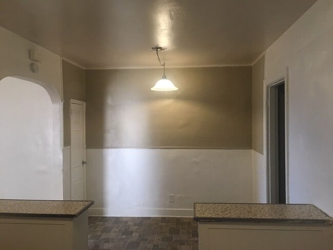 Building Photo - 406/408 N Bellevue Blvd