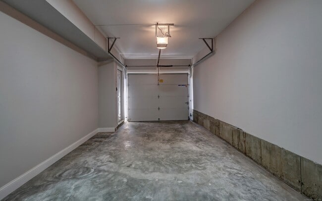 Building Photo - 326 Meadowside Rd