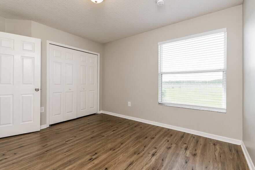 Building Photo - 349 Aldershot Ct