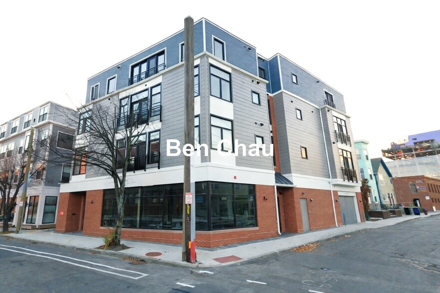 Building Photo - 44 Medford St