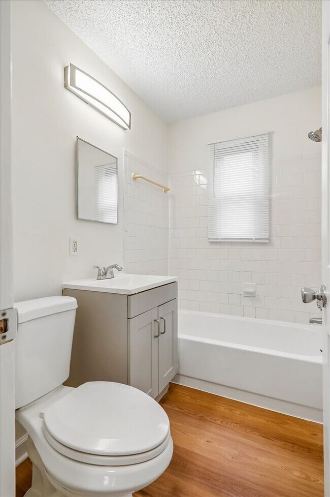 Building Photo - Lovely 3-Bedroom 1 bath End Unit townhome in Deanwood