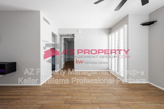 Building Photo - 938 E Villa Maria Dr